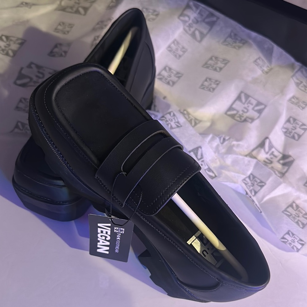T.U.K. Black Vegan TUKskin Nosebleed Square Toe Loafers - Size 6 ❤️💋 - Picture 16 of 17